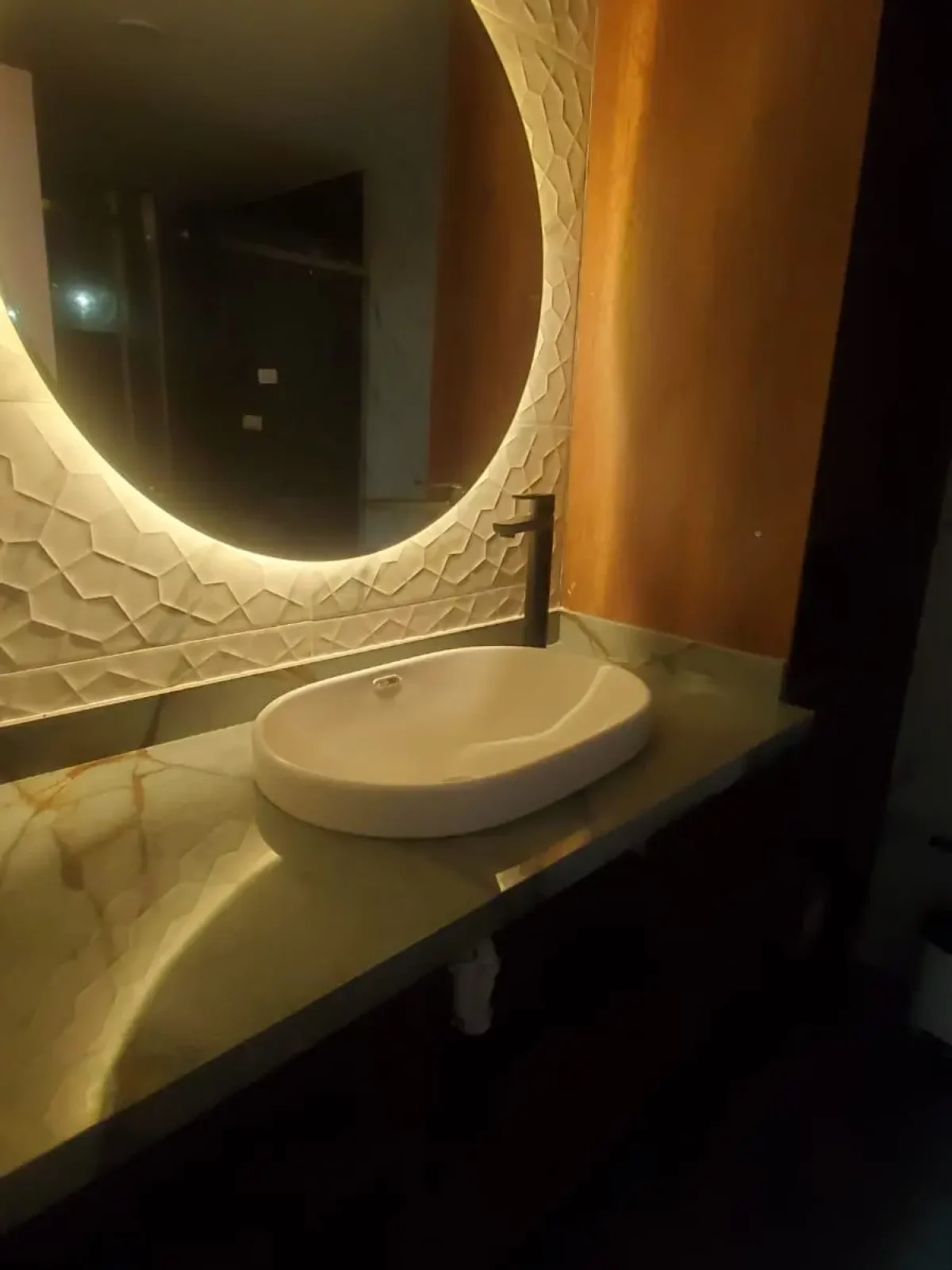 proyecto de Instalación de Mármol, Cuarzo y Granito para Baños-1