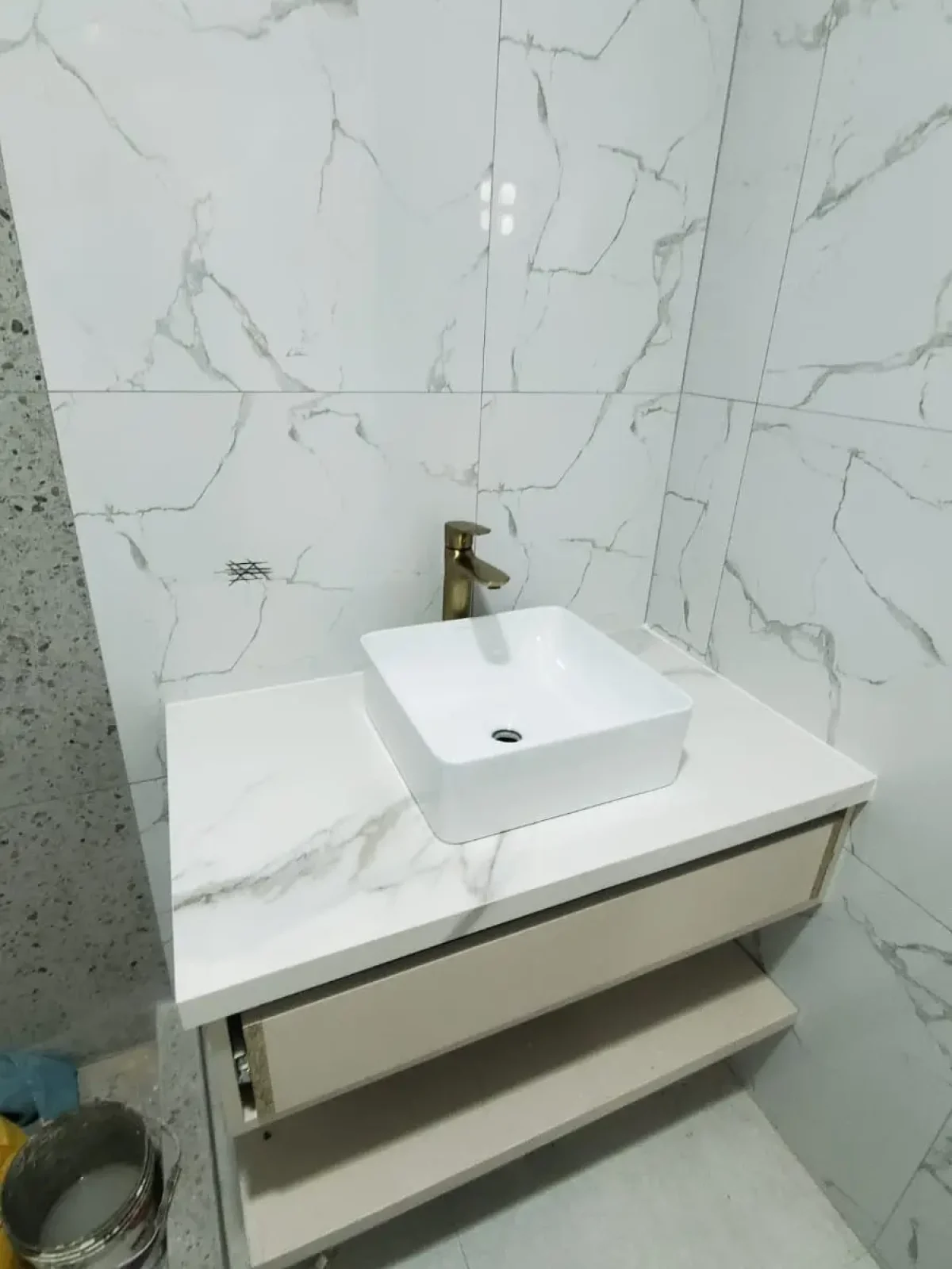 proyecto de Instalación de Mármol, Cuarzo y Granito para Baños-10