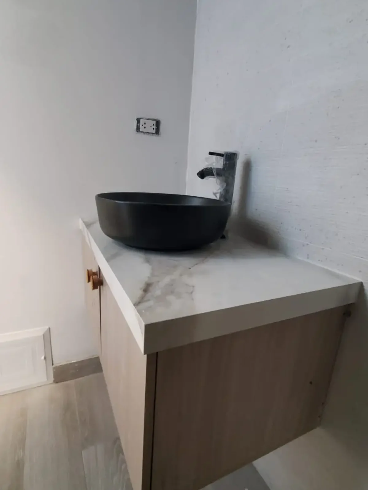 proyecto de Instalación de Mármol, Cuarzo y Granito para Baños-4