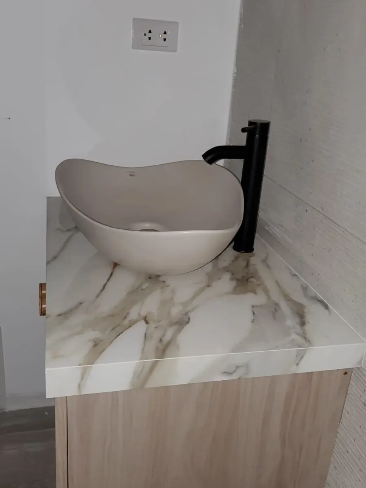 proyecto de Instalación de Mármol, Cuarzo y Granito para Baños-6