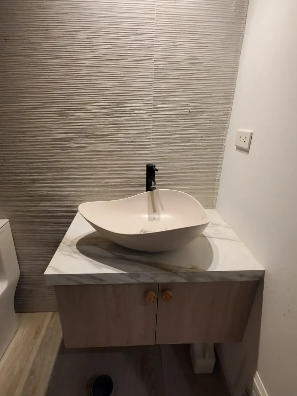 proyecto de Instalación de Mármol, Cuarzo y Granito para Baños-7