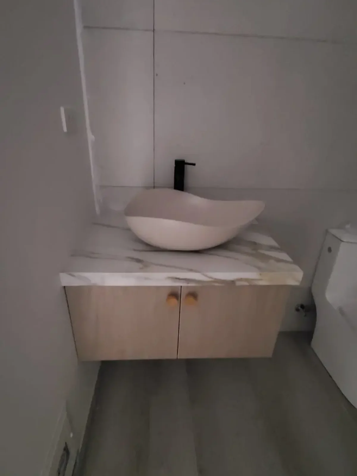 proyecto de Instalación de Mármol, Cuarzo y Granito para Baños-8