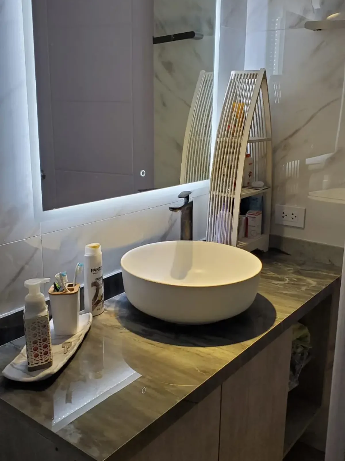 proyecto de Instalación de Mármol, Cuarzo y Granito para Baños